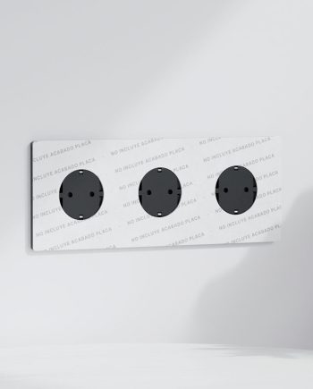 Enchufe schuko x3 | Marco triple | Placa no Incluida