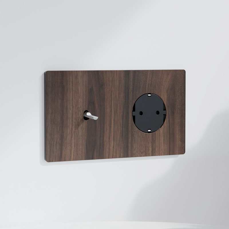 Pulsador x1 + Schuko | Marco doble | Nogal